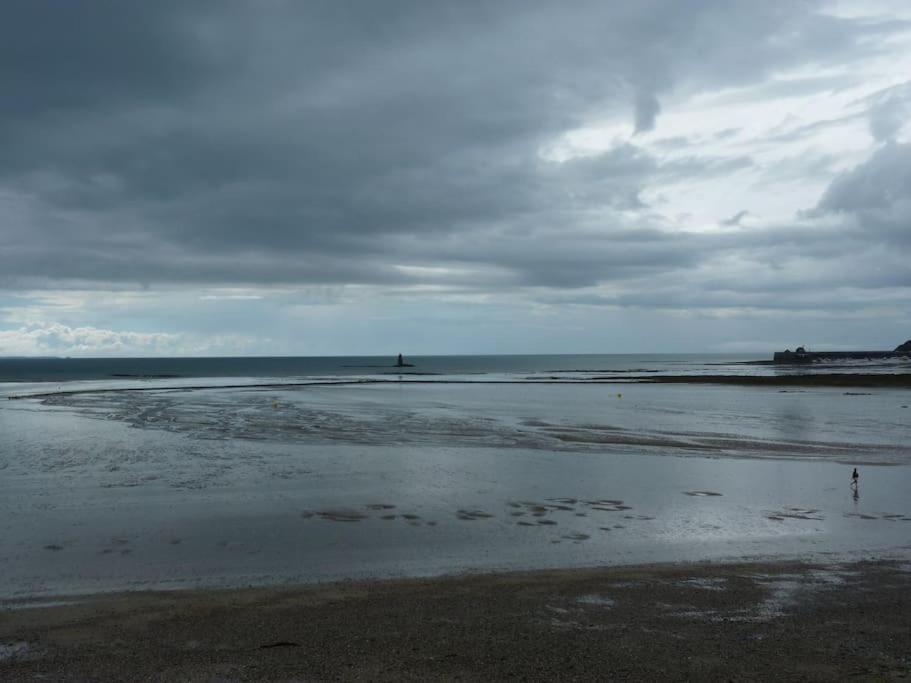 Studio Avec Vue Sur Mer A Granville. Plage A 3 Min Экстерьер фото